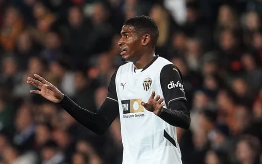 Cristhian Mosquera, Valencia, 2024/25