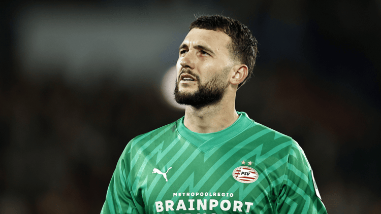 PSV probeert Joël Drommel komende zomer te verkopen.