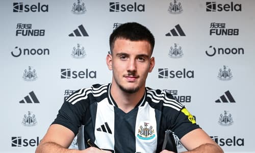 Miodrag Pivas, Newcastle