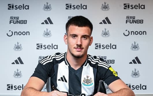 Miodrag Pivas, Newcastle