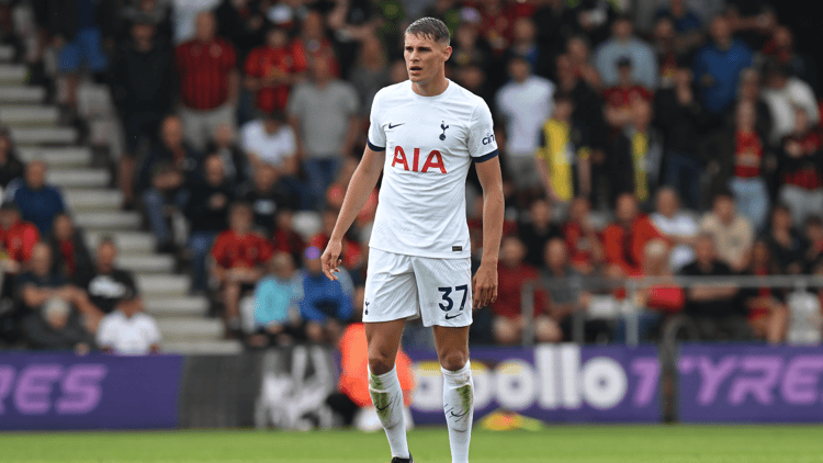 Micky van de Ven, Tottenham