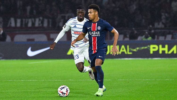 Mamadou Sarr (left)