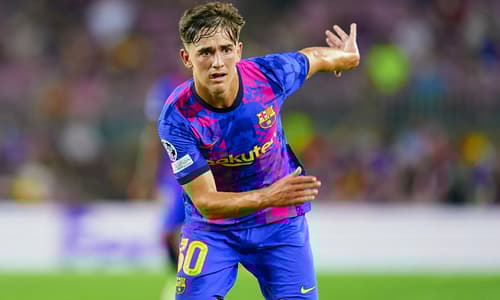 Gavi, Barcelona, 2021-22