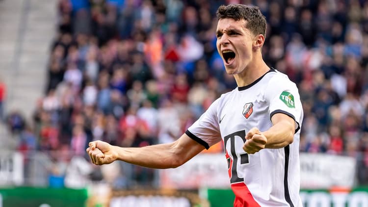 Anastasios Douvkias werd gedeeld topscorer in de Eredivisie dit seizoen.