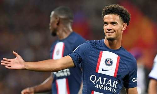 Warren Zaire-Emery in action for PSG