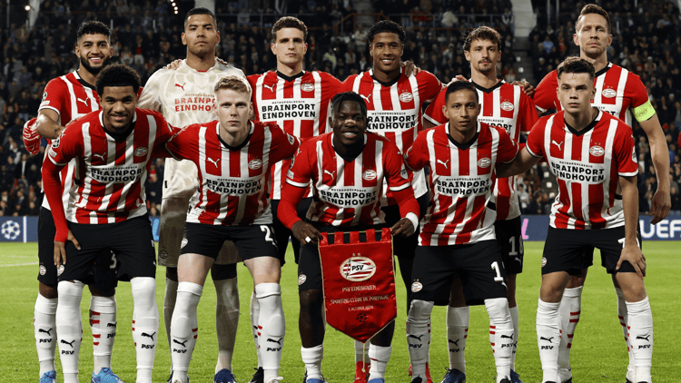 Het elftal van PSV voorafgaand aan het duel met Sporting Portugal