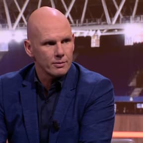 Ajax komt na zoektocht van twintig maanden uit bij Jan van Halst