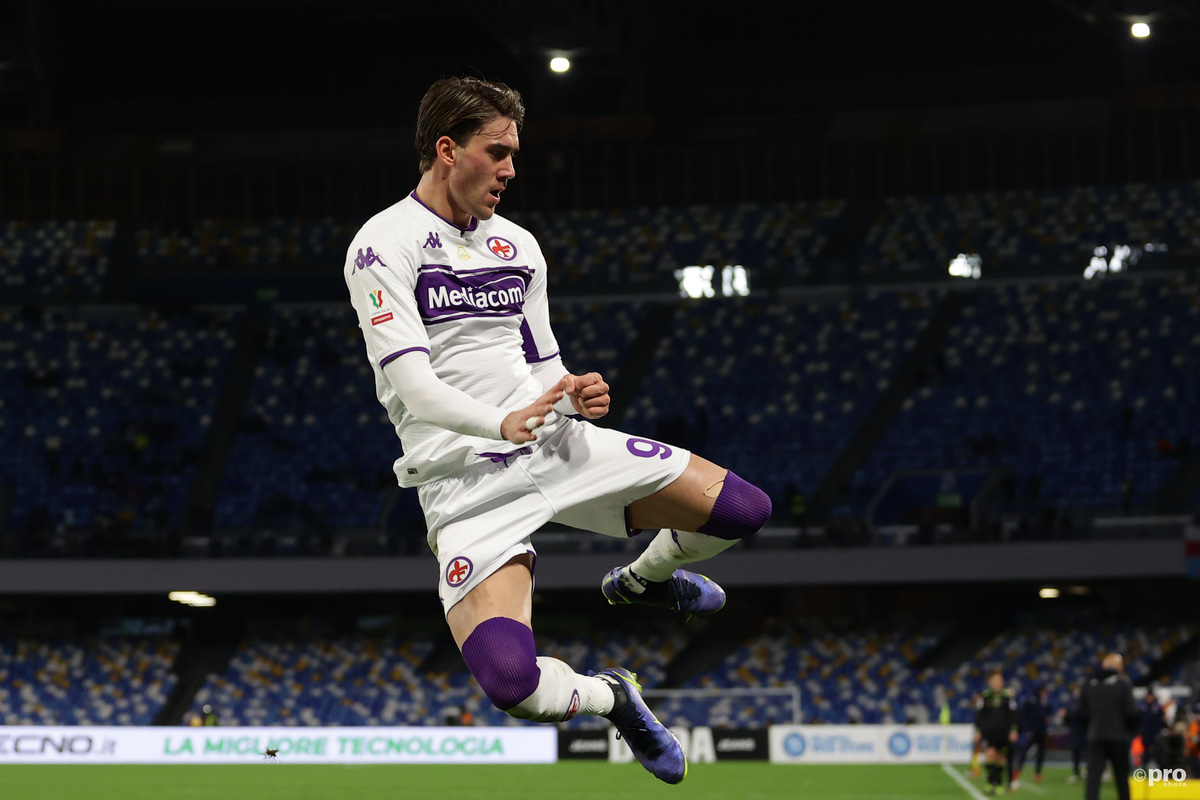 Fiorentina striker Dusan Vlahovic is set to sign for Arsenal