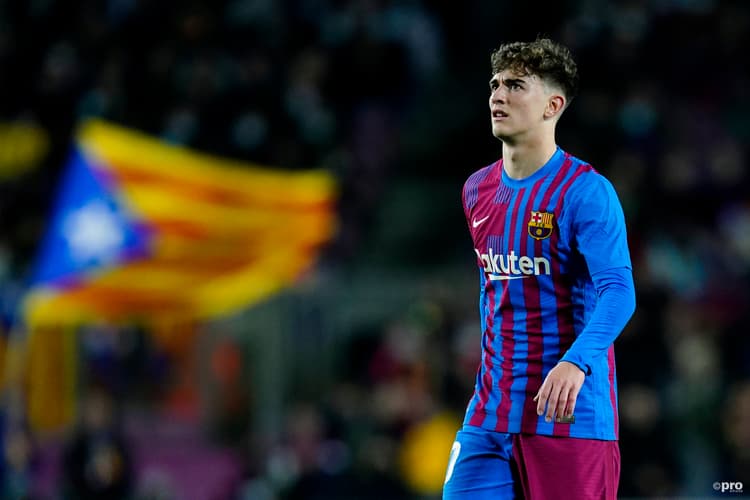 Gavi, Barcelona, 2021/22