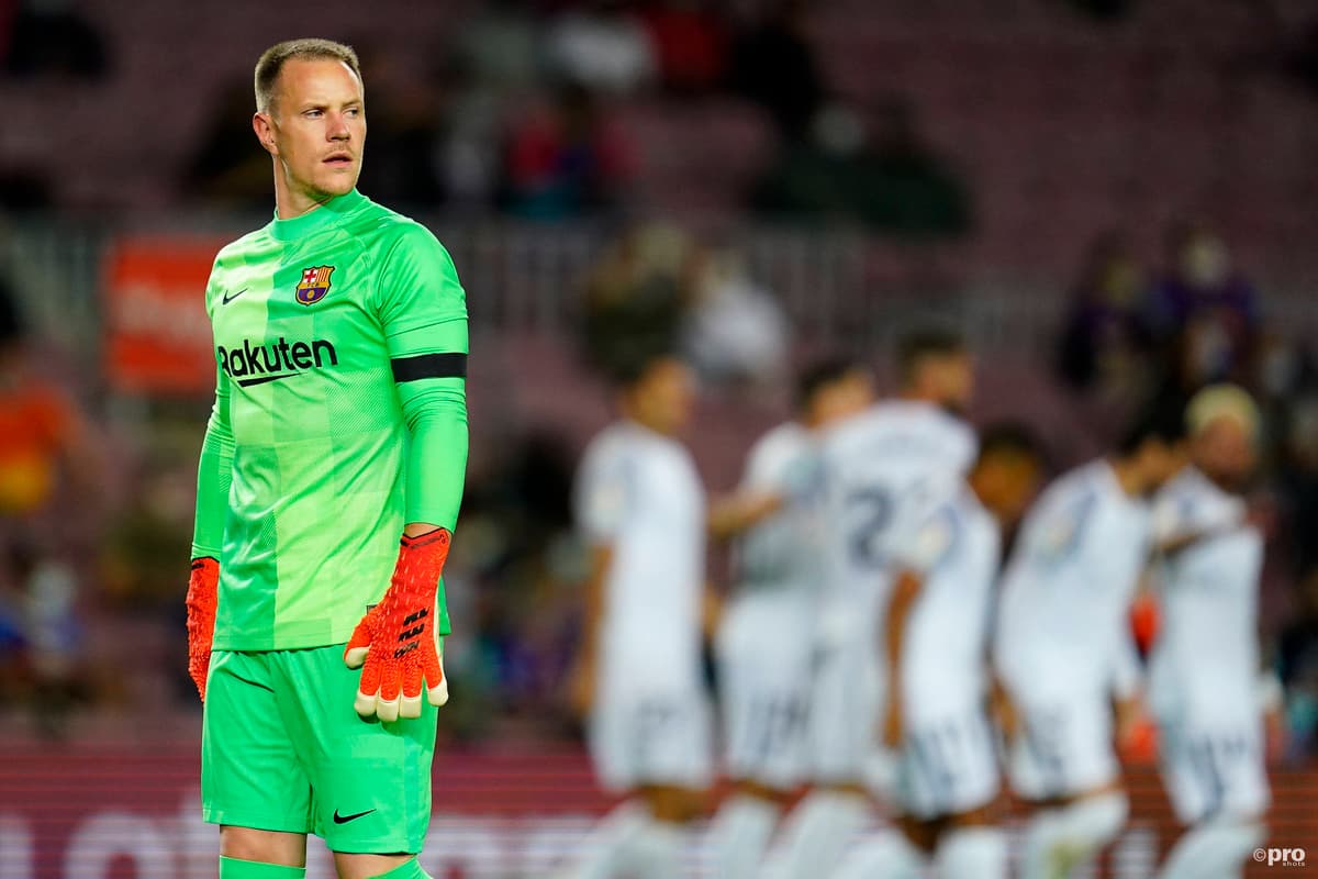 Marc-Andre ter Stegen looks on as Granada celebrate scoring against Barcelona