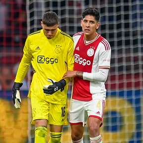 Ajacied die club fel bekritiseerde wil tóch langer blijven: 'Alles kan gebeuren'