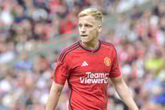Donny van de Beek, Man Utd