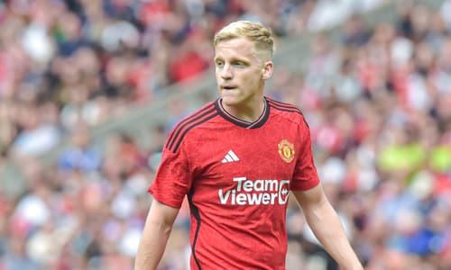 Donny van de Beek, Man Utd