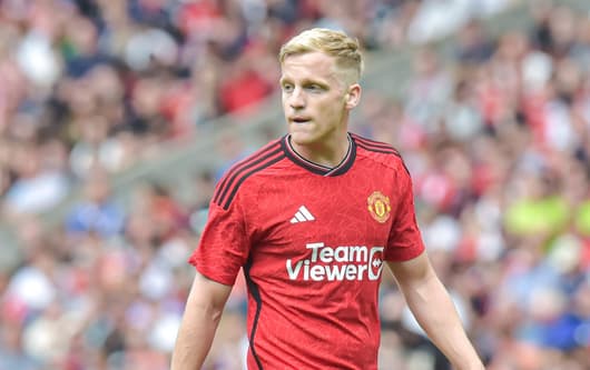 Donny van de Beek, Man Utd