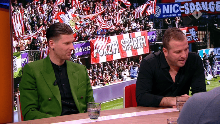 Rafael van der Vaart betreurt de gang van zaken bij Ajax