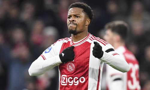 Fabrizio Romano komt paar uur voor de deadline met nieuws over Akpom