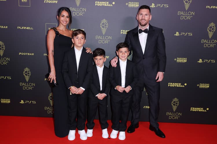 Antonela Roccuzzo and Lionel Messi with sons Thiago, Mateo and Ciro
