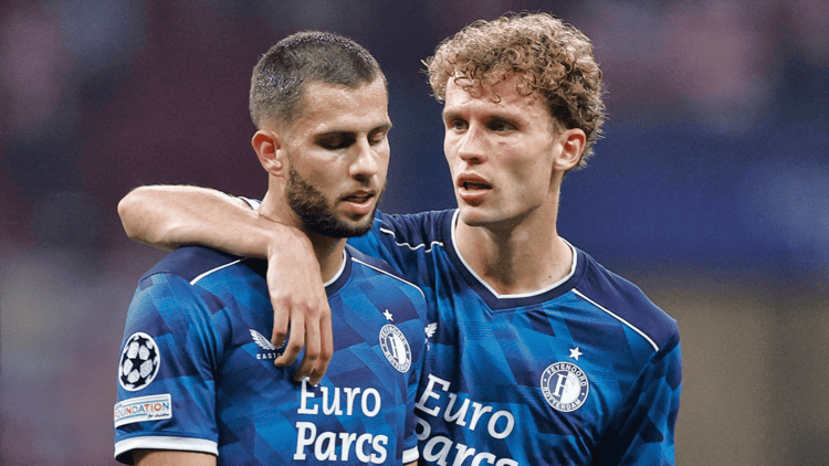 Dávid Hancko (links) samen met Mats Wieffer.