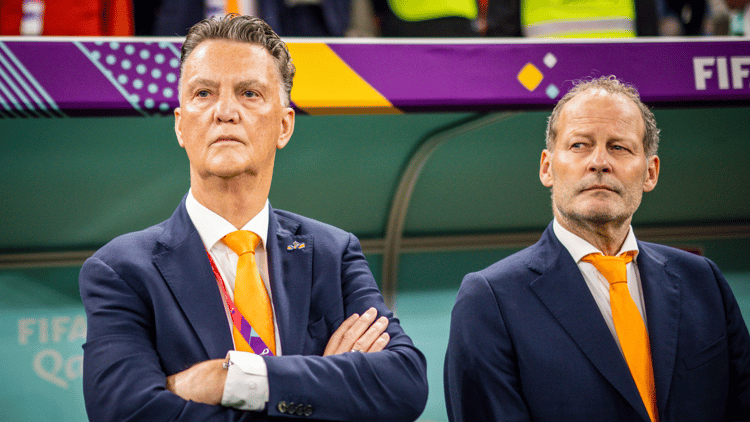 Danny Blind (rechts) en Louis van Gaal vervullen tegenwoordig beiden functies bij Ajax.