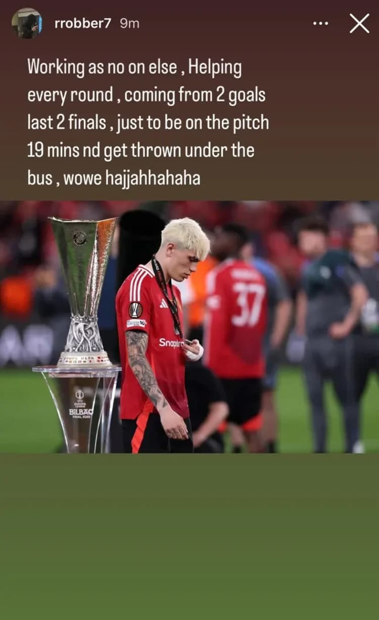 Robert Garnacho slammed Ruben Amorim on Instagram