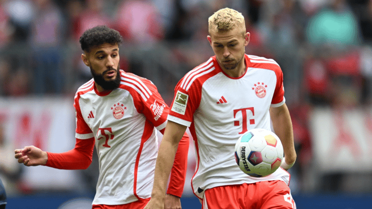 Matthijs de Ligt in actie voor Bayern München samen met Noussair Mazraoui.