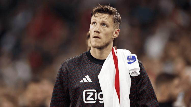Wout Weghorst werd in het slot van afgelopen transferperiode naar Amsterdam gehaald.