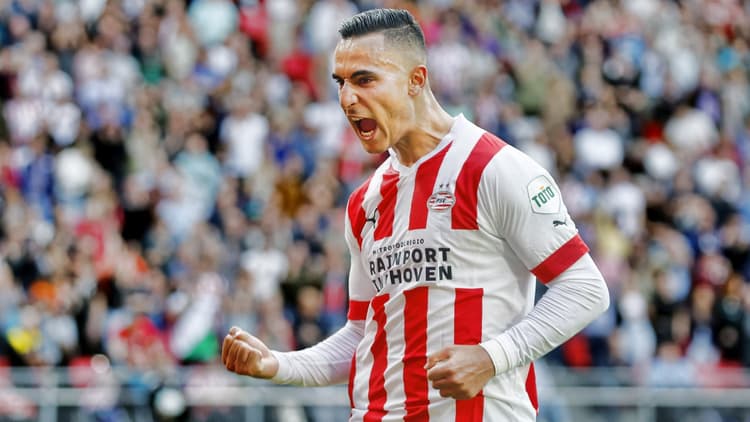 Anwar El Ghazi zou door zijn management zijn aangeboden bij Manchester United.