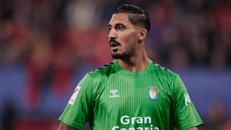 Álvaro Valles in actie namens UD Las Palmas