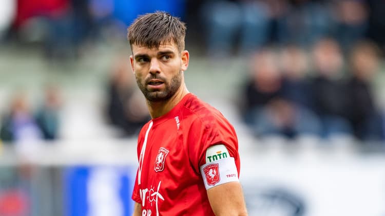 Robin Pröpper in het tenue van FC Twente.