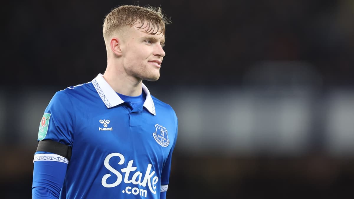 Jarrad Branthwaite in Premier League action for Everton, 2023/24