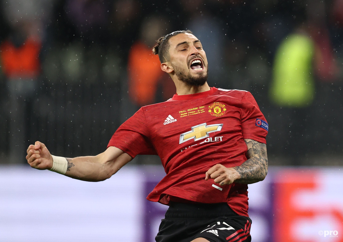 Alex Telles scores a penalty, Villarreal v Man Utd Europa League final