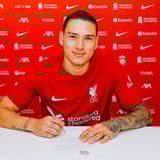 Darwin Nunez signs his Liverpool contract