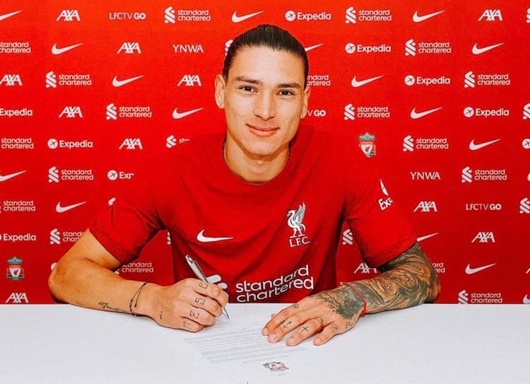 Darwin Núñez tekende voor 75 miljoen euro bij Liverpool.