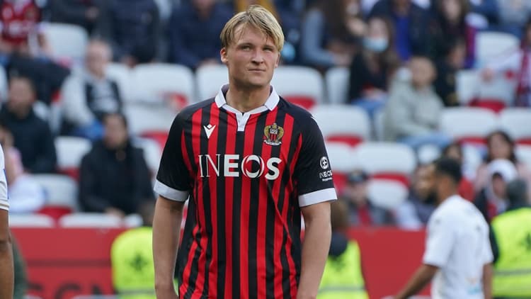 Kasper Dolberg moved to Sevilla on loan from Nice