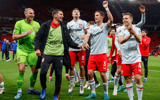 FC Twente, Lars Unnerstall, Youri Regeer, Kjolo