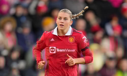 Arsenal make record bid for Alessia Russo of Man Utd