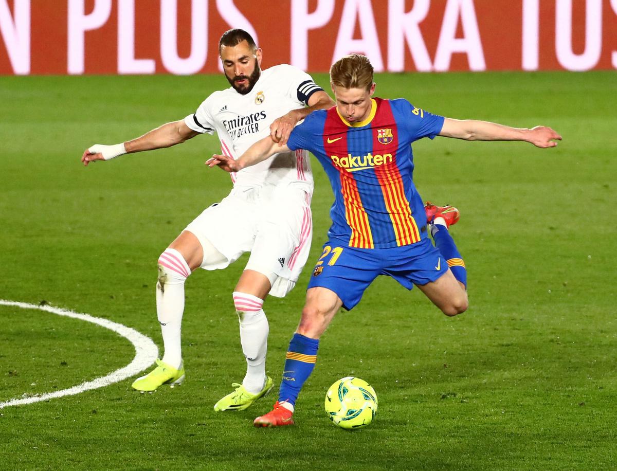 Karim Benzema, Frenkie de Jong, Barcelona v Real Madrid