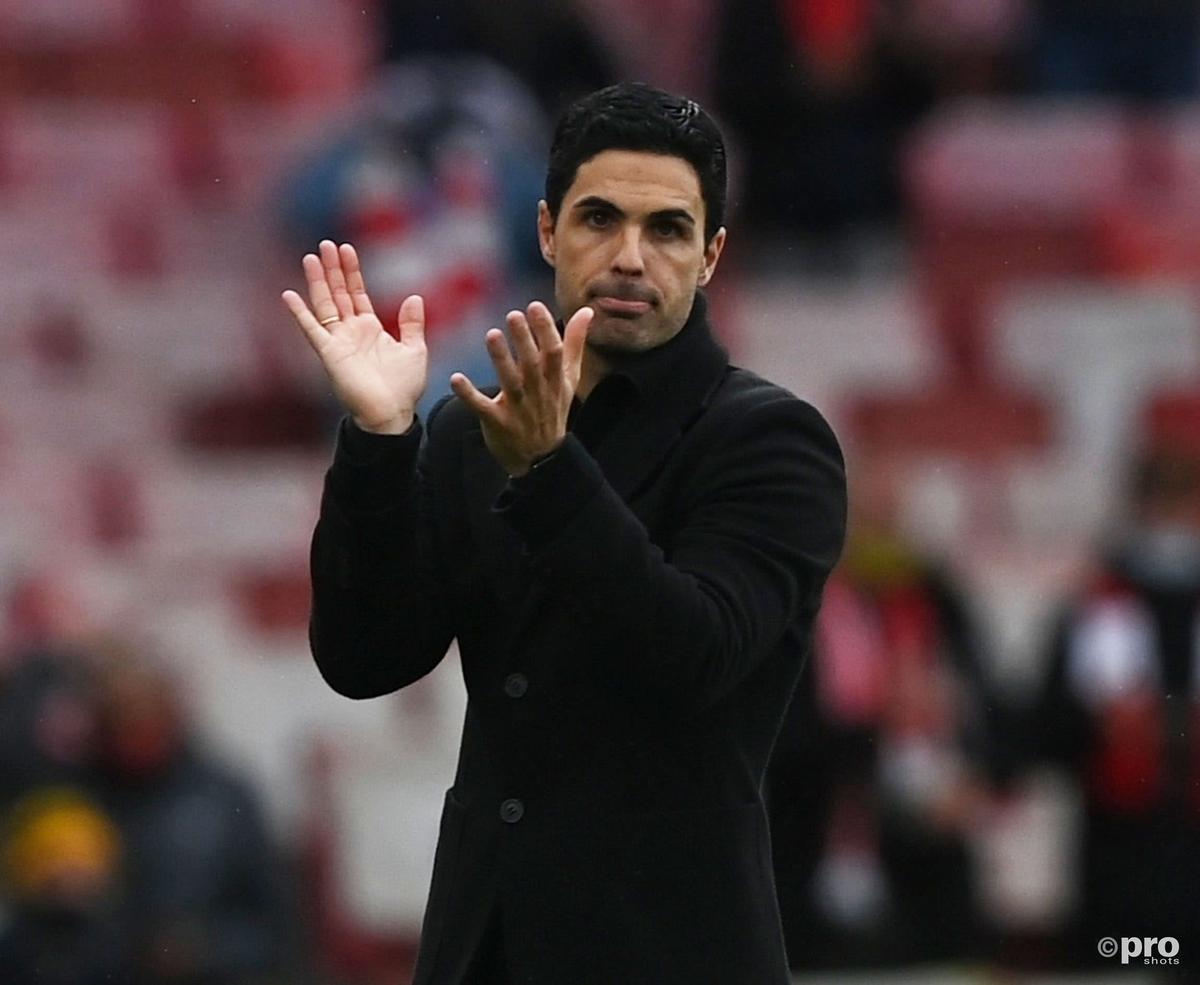 Mikel Arteta applauds Arsenal fans at end of 2020/21 season