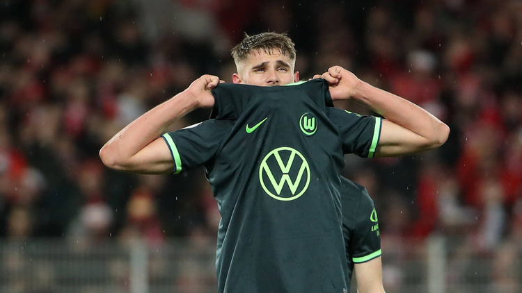 Micky Van de Ven, Wolfsburg