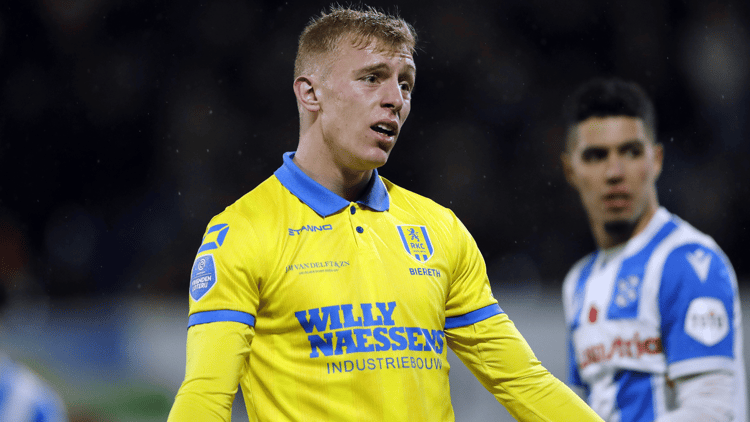 Mika Biereth speelde een blauwe maandag voor RKC Waalwijk.