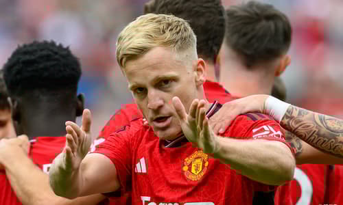 Donny van de Beek, Manchester United