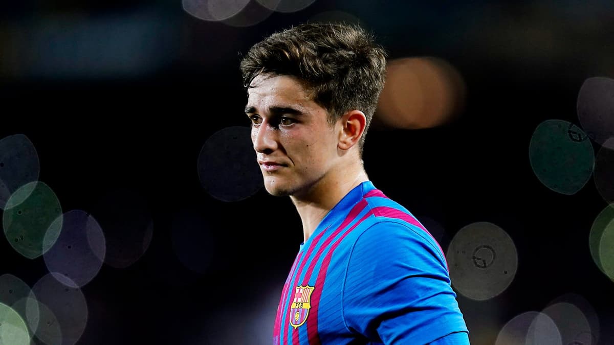 Gavi, Barcelona, 2021/22