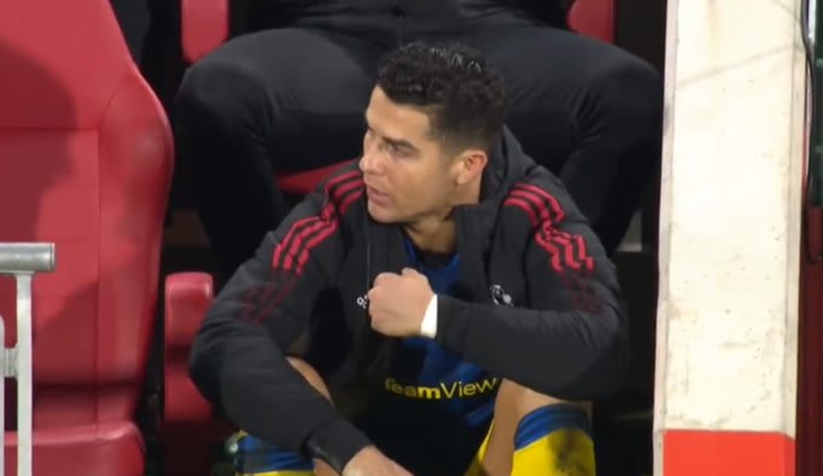 Cristiano Ronaldo angry at being subbed at Brentford