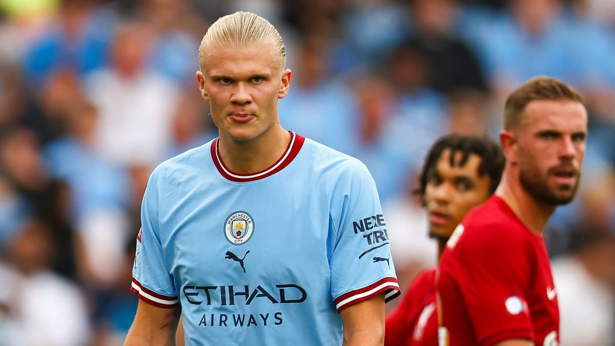 Erling Haaland playing for Man City against Liverpool