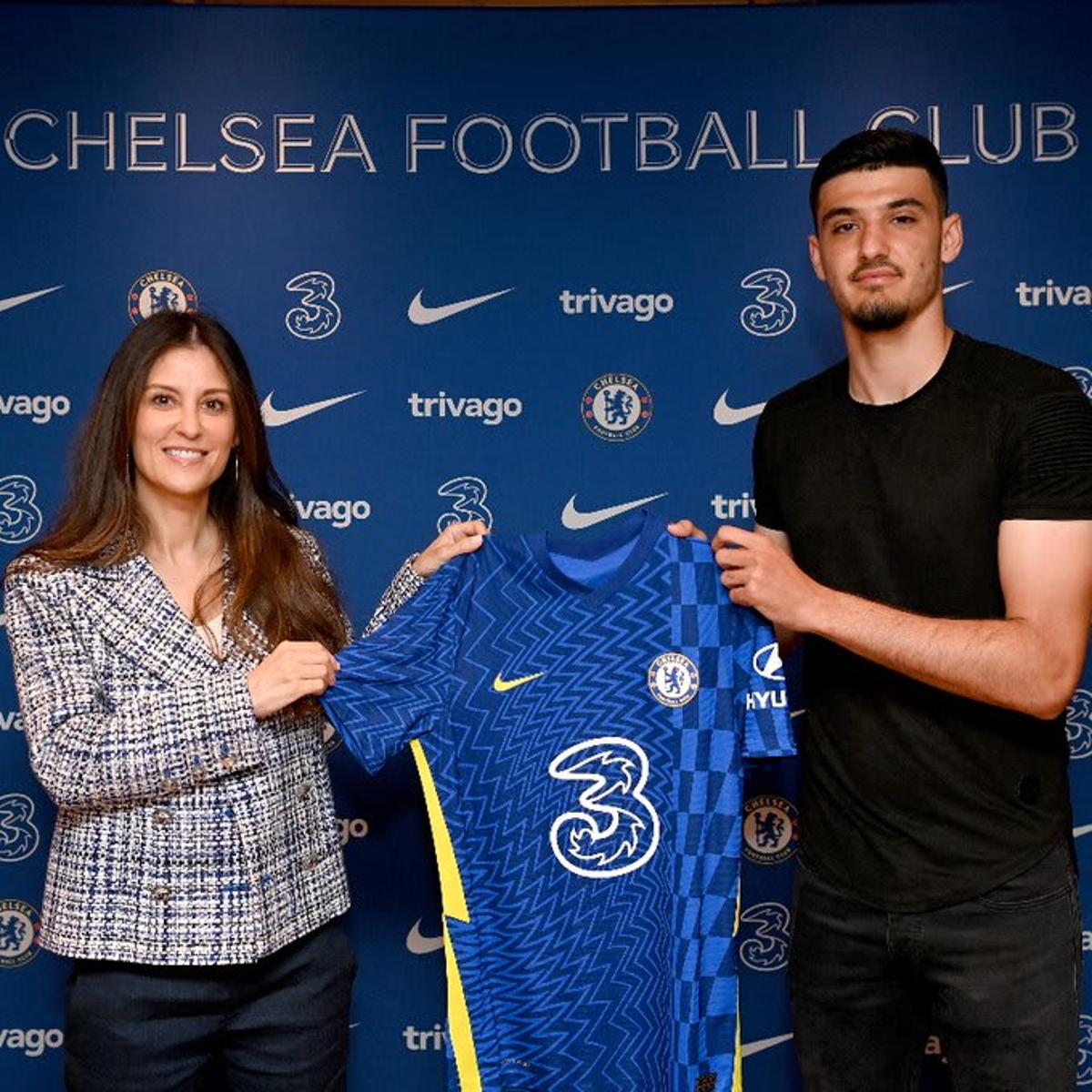 Armando Broja signs a new long-term contract with Chelsea