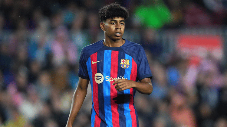 Lamine Yamal Yamal is een zoon van een Marokkaanse vader en een moeder uit Equatoriaal-Guinea