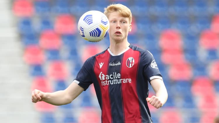 Jerdy Schouten heeft een contract tot medio 2026 met Bologna.