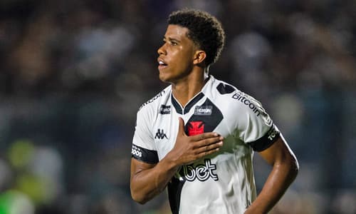Andrey Santos - the "next Busquets"?
