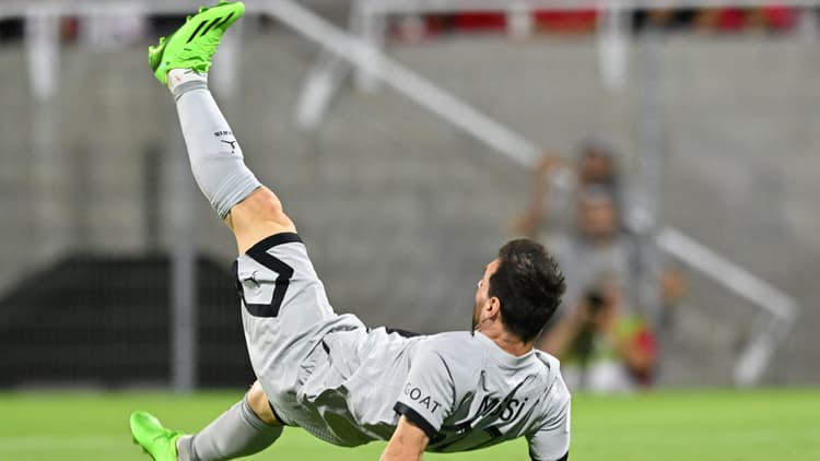 Messi scored a brilliant bicycle kick against Clermont