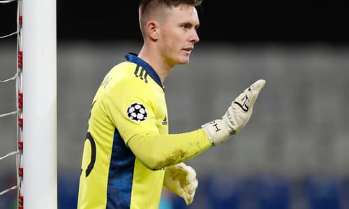 Manchester United goalkeeper Dean Henderson wants to play more regularly.